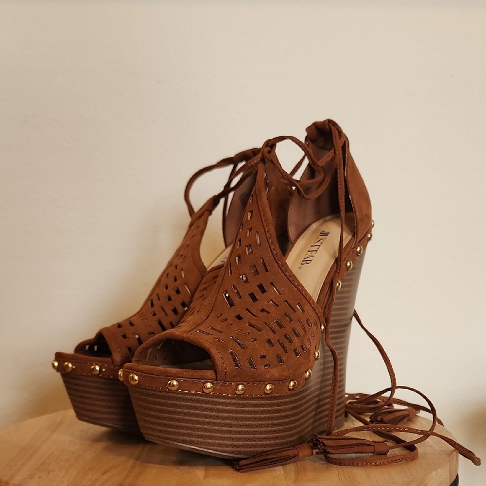 JustFab Brown Platform Sandals with Lace-Up Design